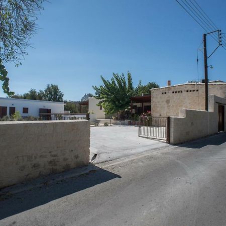 Chloe'S House Casa de hóspedes Pano Akourdalia Exterior foto
