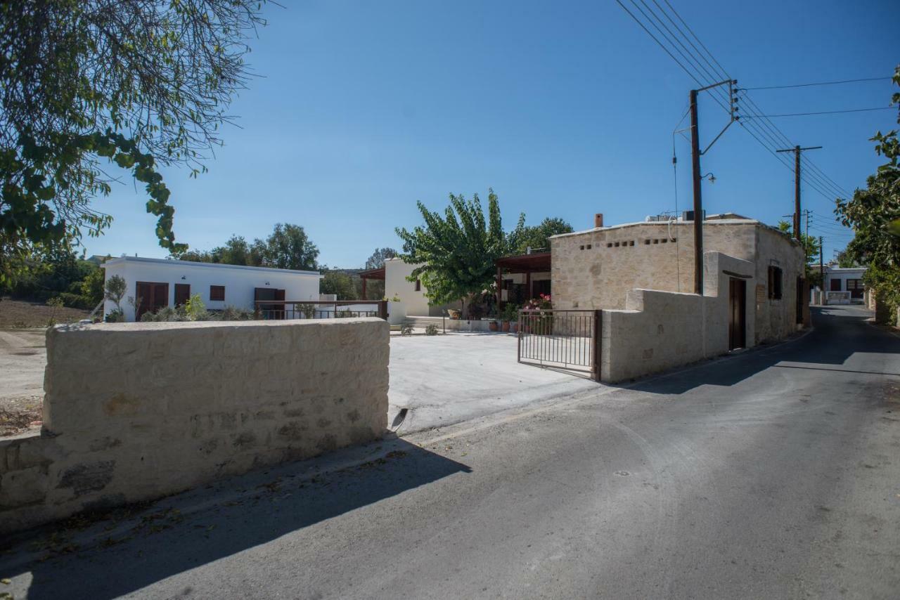 Chloe'S House Casa de hóspedes Pano Akourdalia Exterior foto